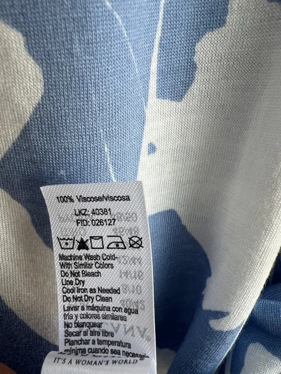 LASCANA  Printed Keyhole Neckline Top Light Blue & White Floral 8/10 - Picture 12 of 14